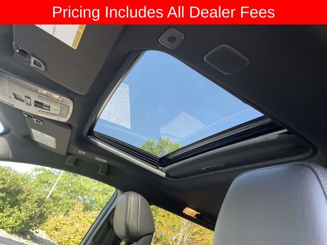 Used 2025 Toyota Sienna Platinum AWD/4WD image 26