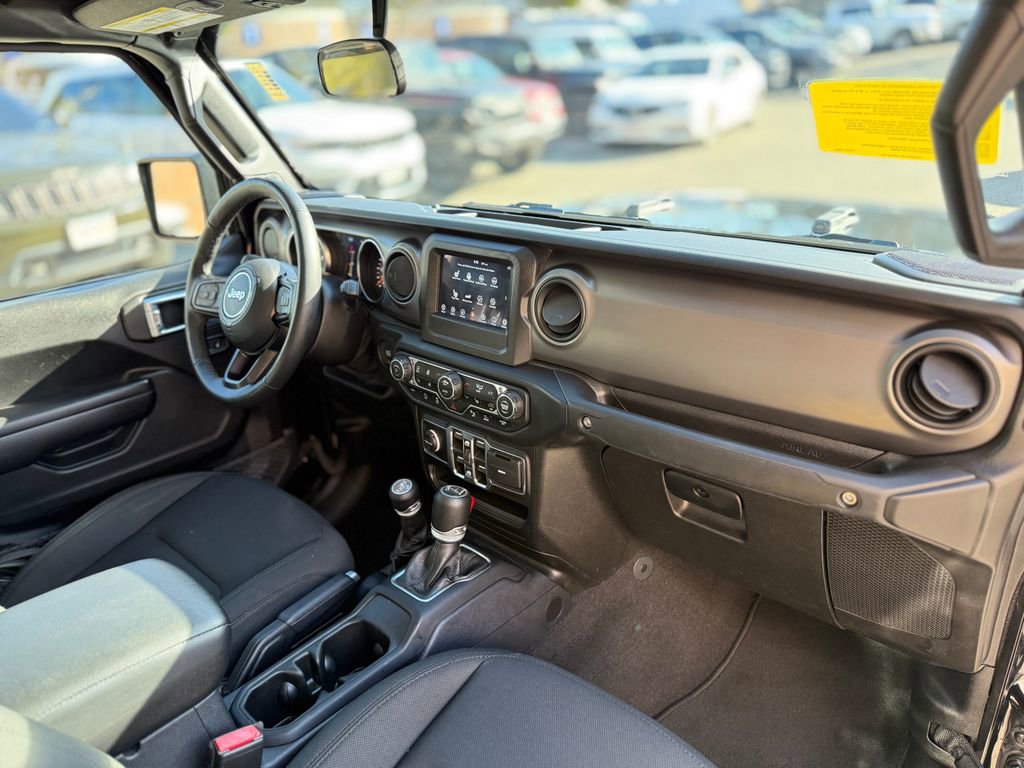Used 2021 Jeep Gladiator Sport image 17