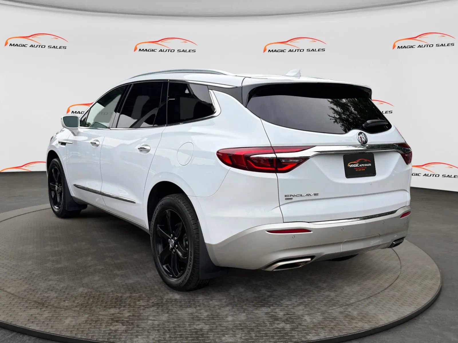 Used 2020 Buick Enclave Essence w/ Sound and Sites Package AWD/4WD image 8