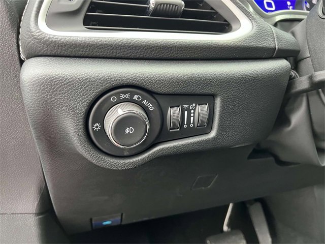 New 2025 Chrysler Pacifica Select image 16