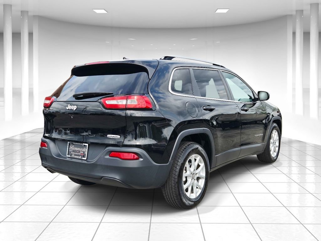 Used 2018 Jeep Cherokee Latitude image 3