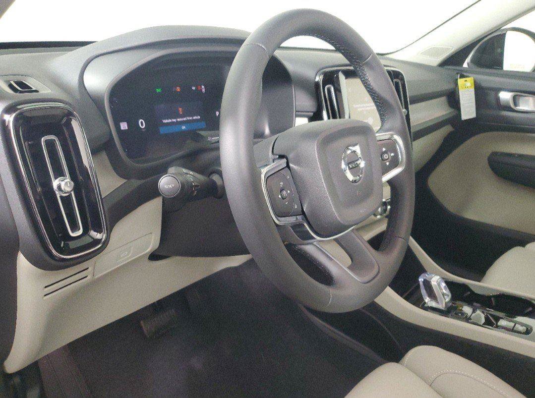 Certified 2026 Volvo XC40 B5 Plus w/ Protection Package Premier AWD/4WD image 20