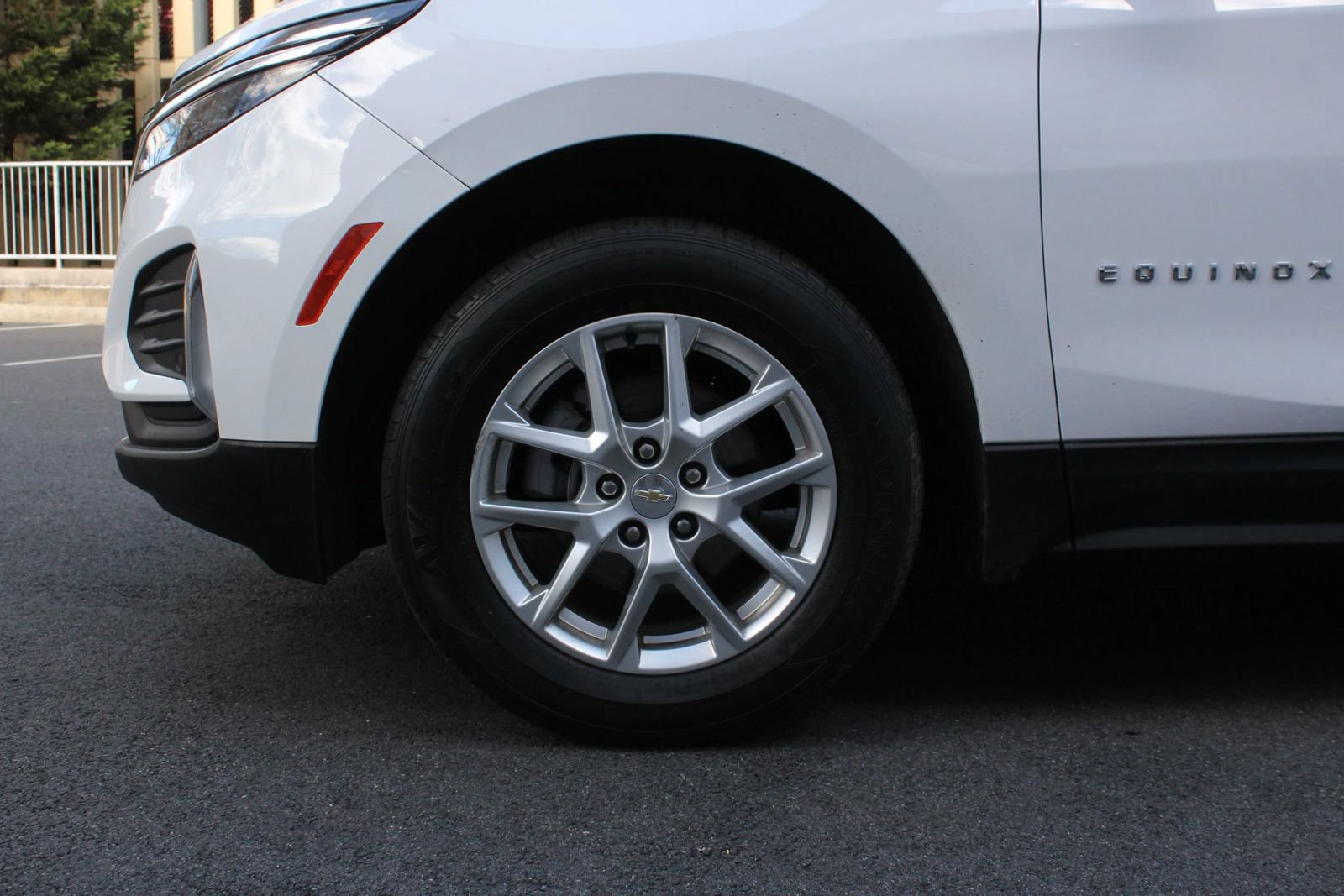 Used 2022 Chevrolet Equinox LT AWD/4WD image 11