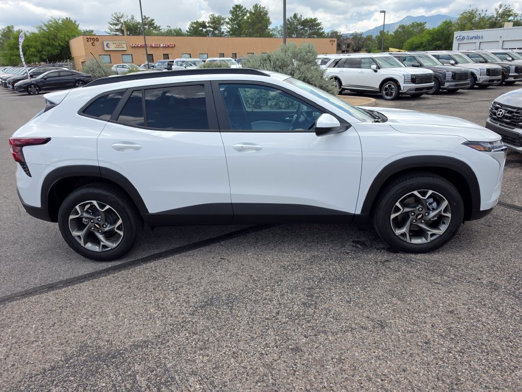 New 2026 Chevrolet Trax LT w/ Driver Confidence Package FWD image 6