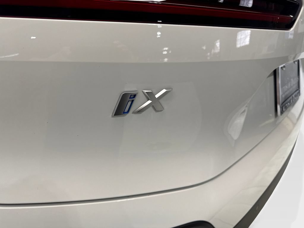 Used 2024 BMW iX xDrive50 w/ Convenience Package AWD/4WD image 23