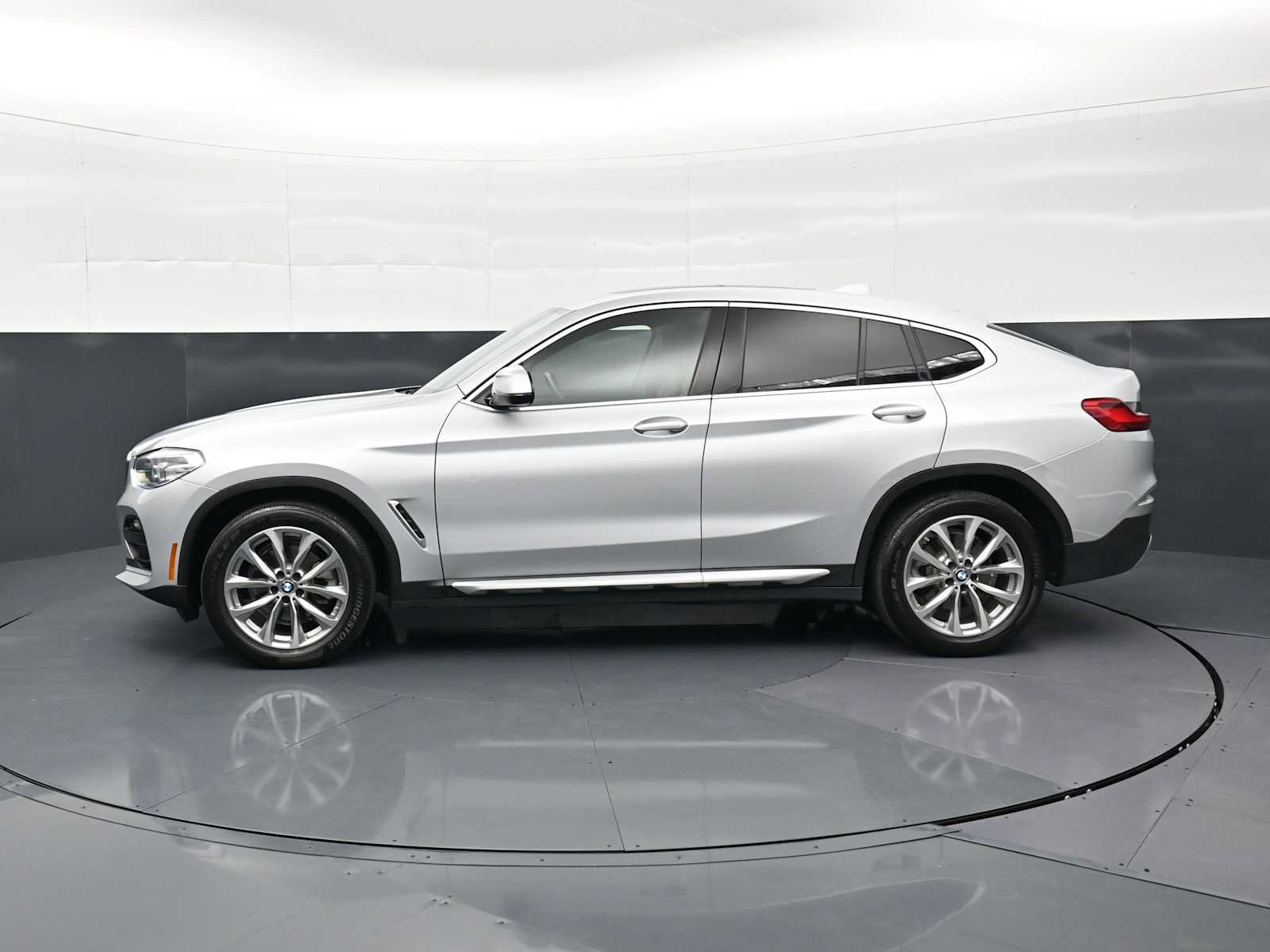 Used 2019 BMW X4 xDrive30i w/ Convenience Package AWD/4WD image 2