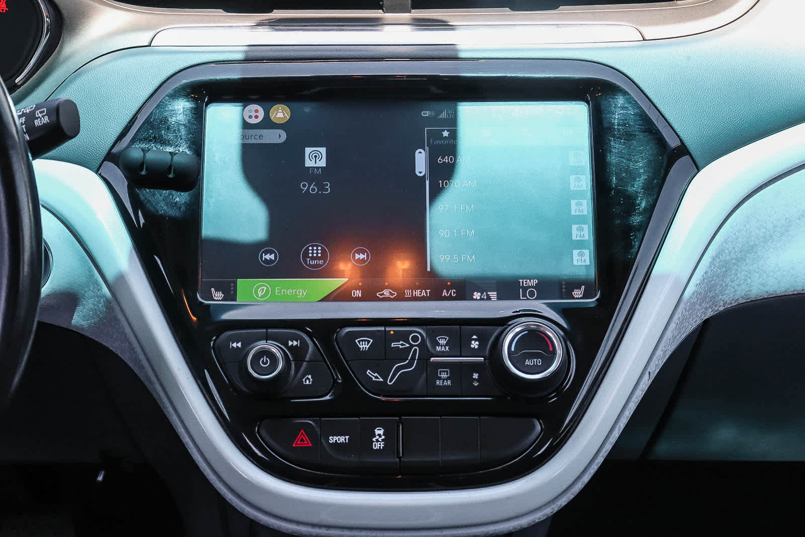 Used 2020 Chevrolet Bolt Premier FWD image 18