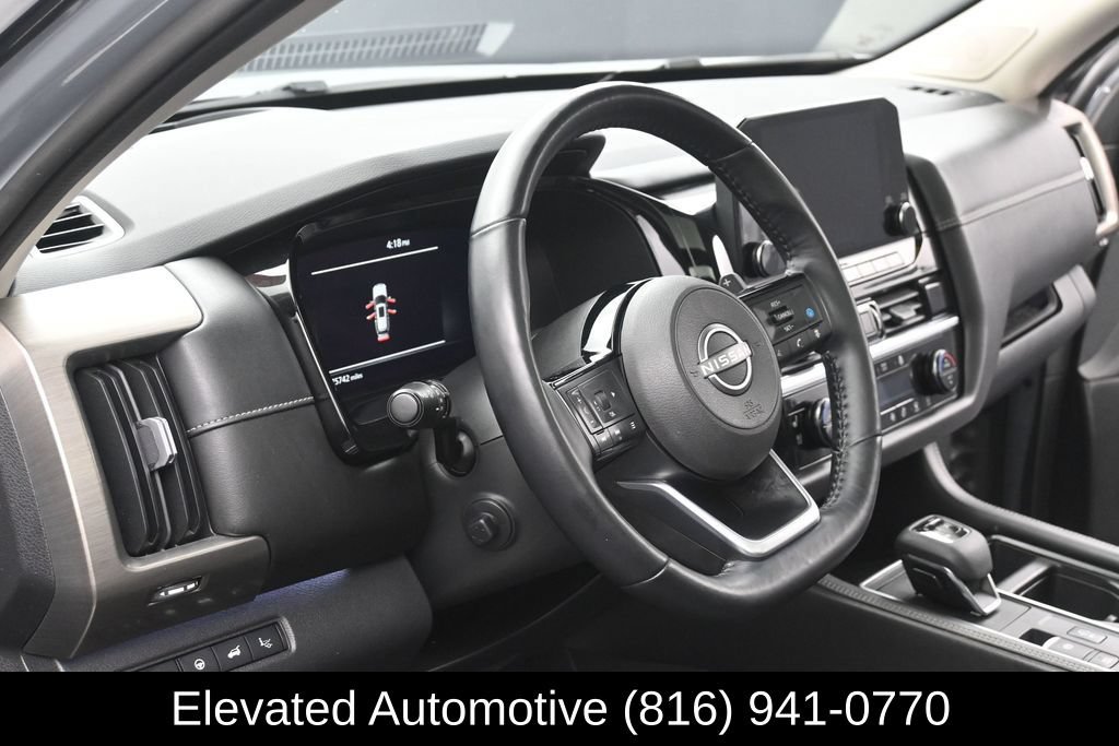 Used 2022 Nissan Pathfinder Platinum w/ Cargo Package AWD/4WD image 18