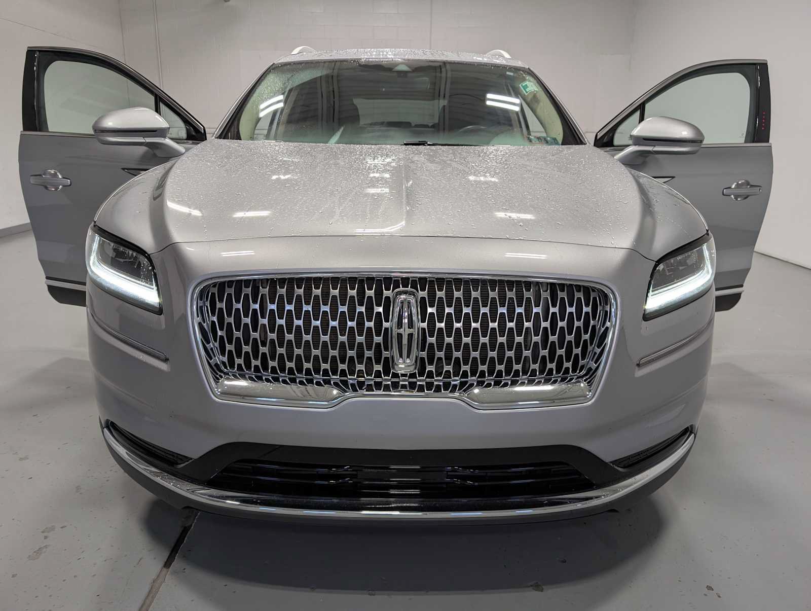 Certified 2023 Lincoln Nautilus AWD w/ Premium Package image 15