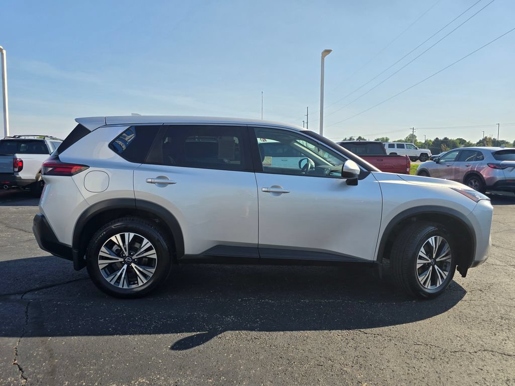 Used 2022 Nissan Rogue SV AWD/4WD image 9