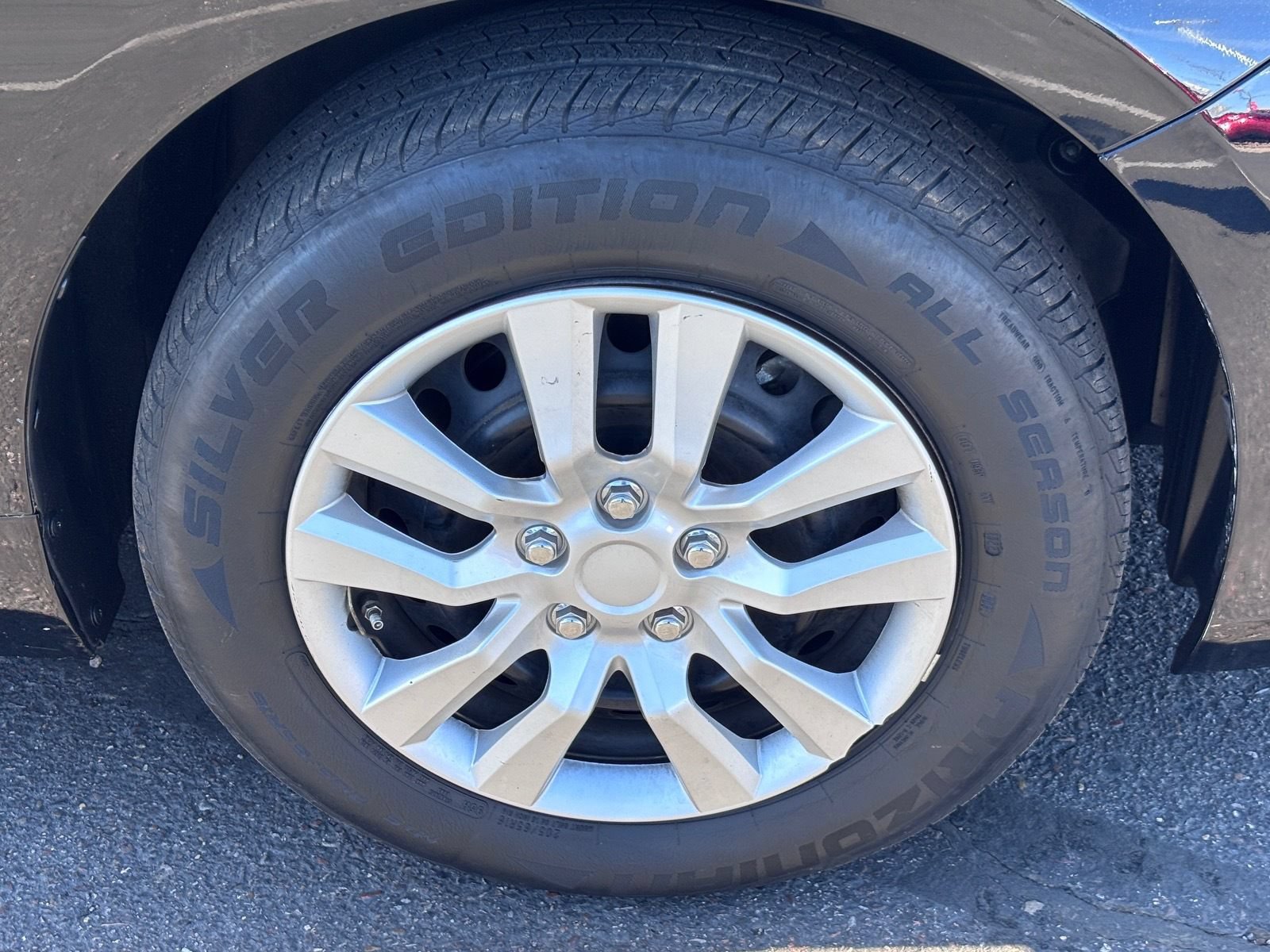 Used 2017 Toyota Camry LE FWD image 11