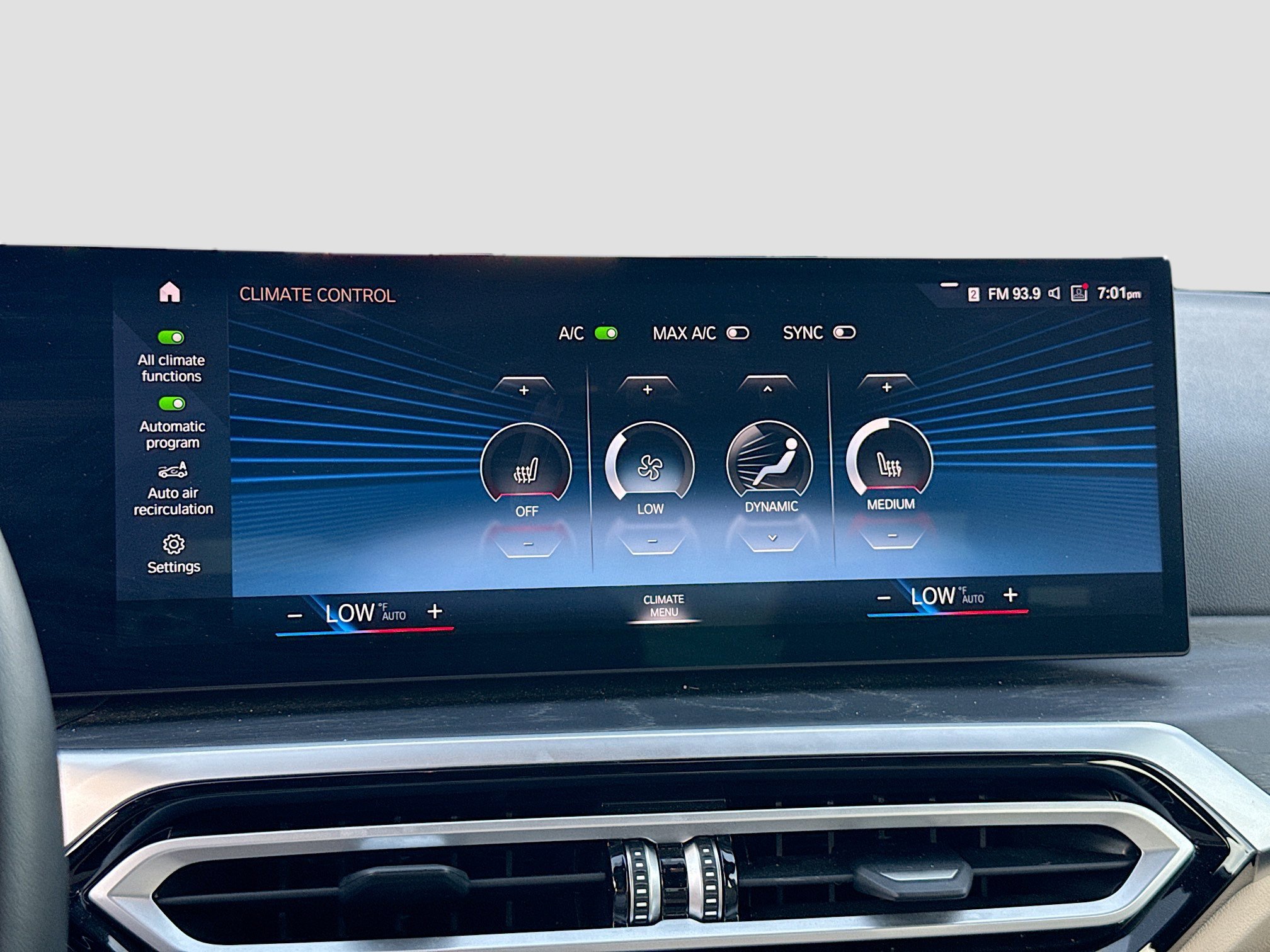 Used 2023 BMW 330i xDrive Sedan w/ Premium Package AWD/4WD image 34