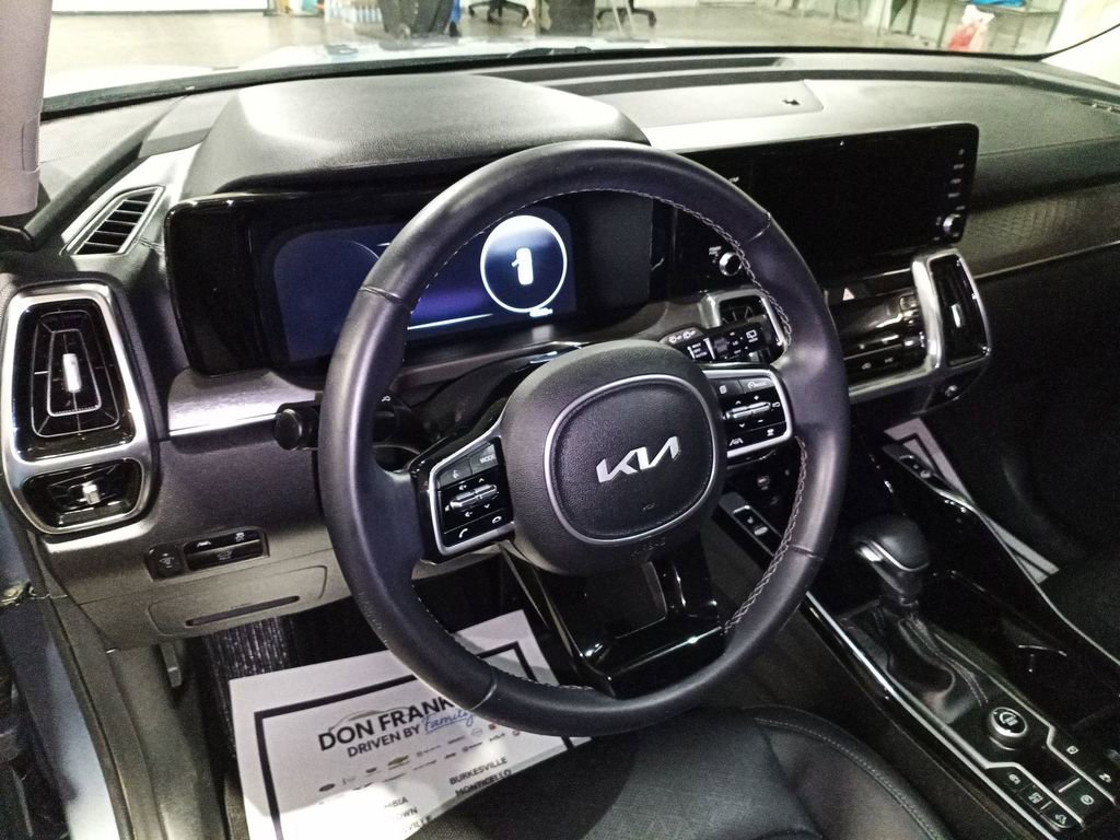Used 2023 Kia Sorento SX image 14