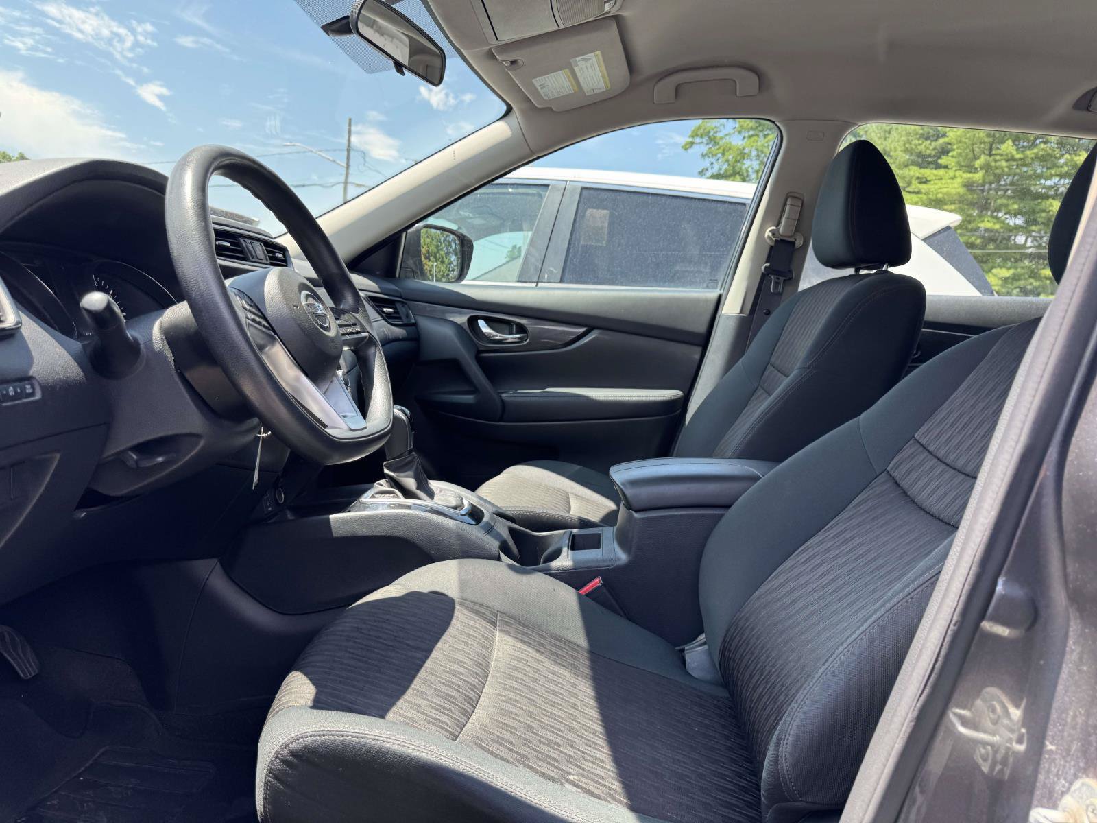 Used 2017 Nissan Rogue S AWD/4WD image 11