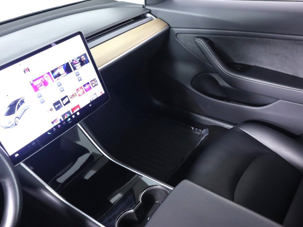 Used 2018 Tesla Model 3 Long Range RWD image 32