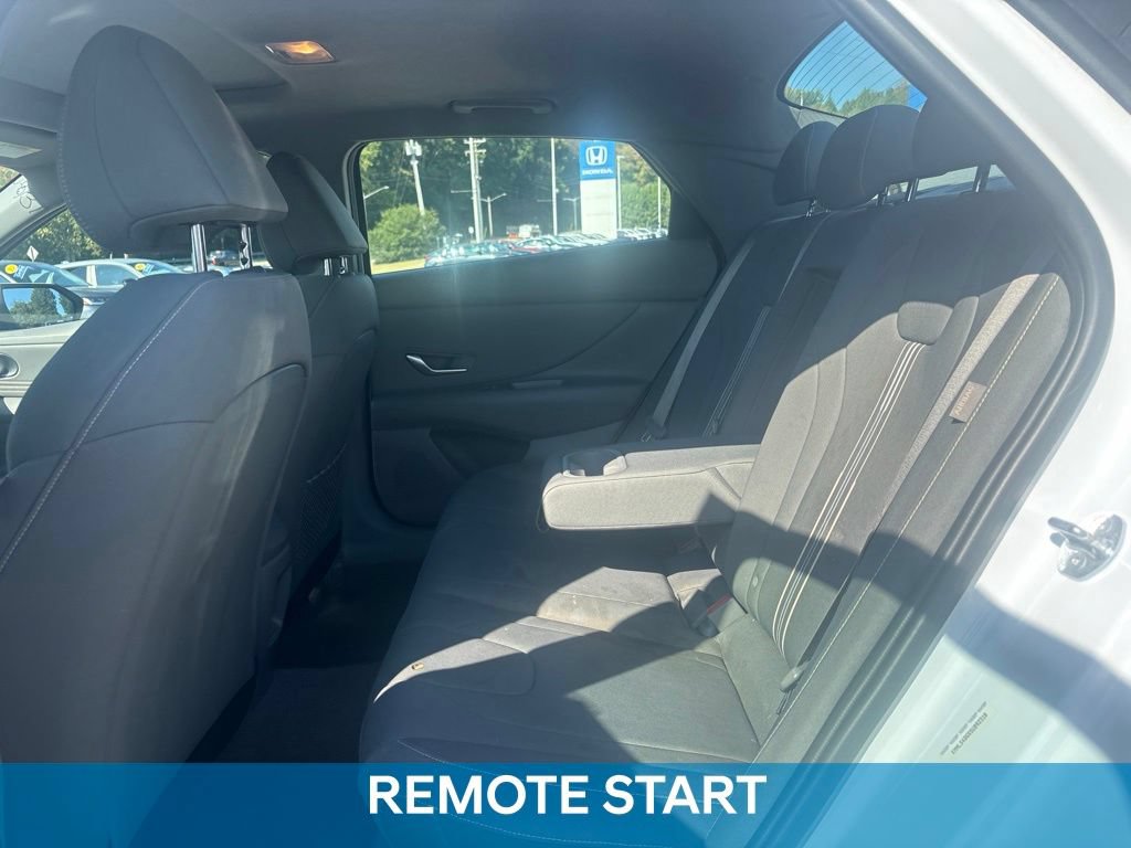 Used 2025 Hyundai Elantra SEL FWD image 6