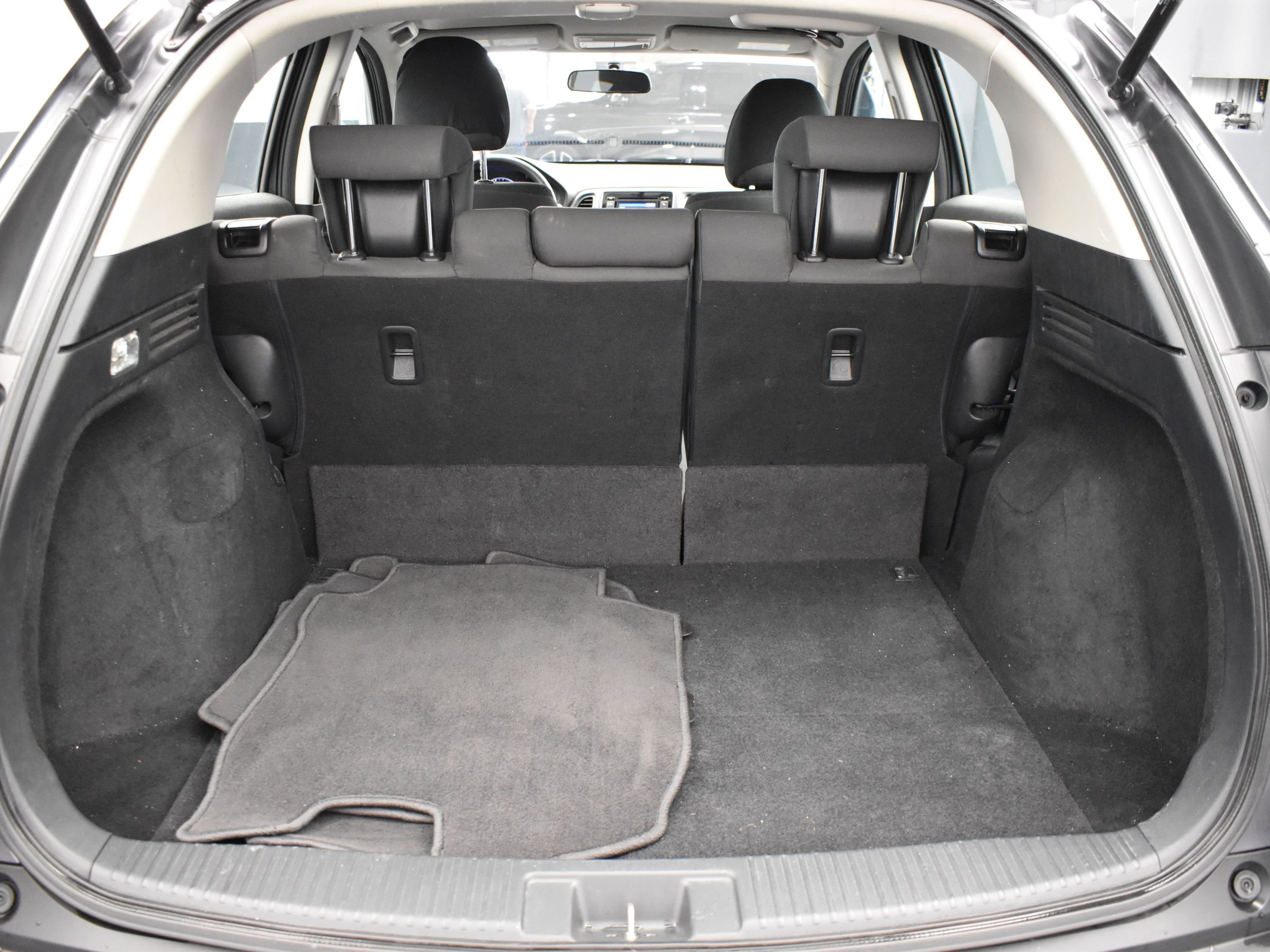 Used 2020 Honda HR-V LX image 13