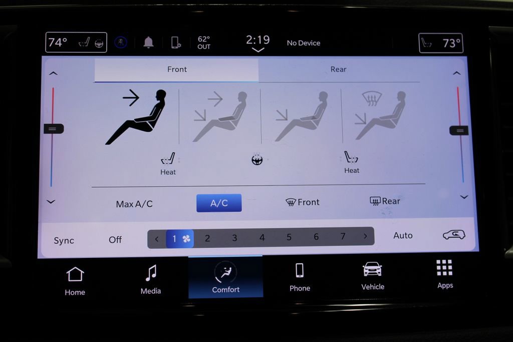 Used 2024 Chrysler Pacifica Touring-L image 35