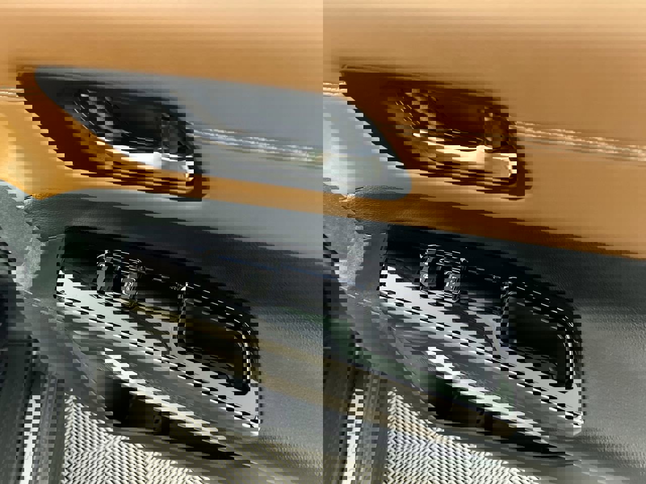 Used 2024 Nissan Pathfinder Platinum image 29