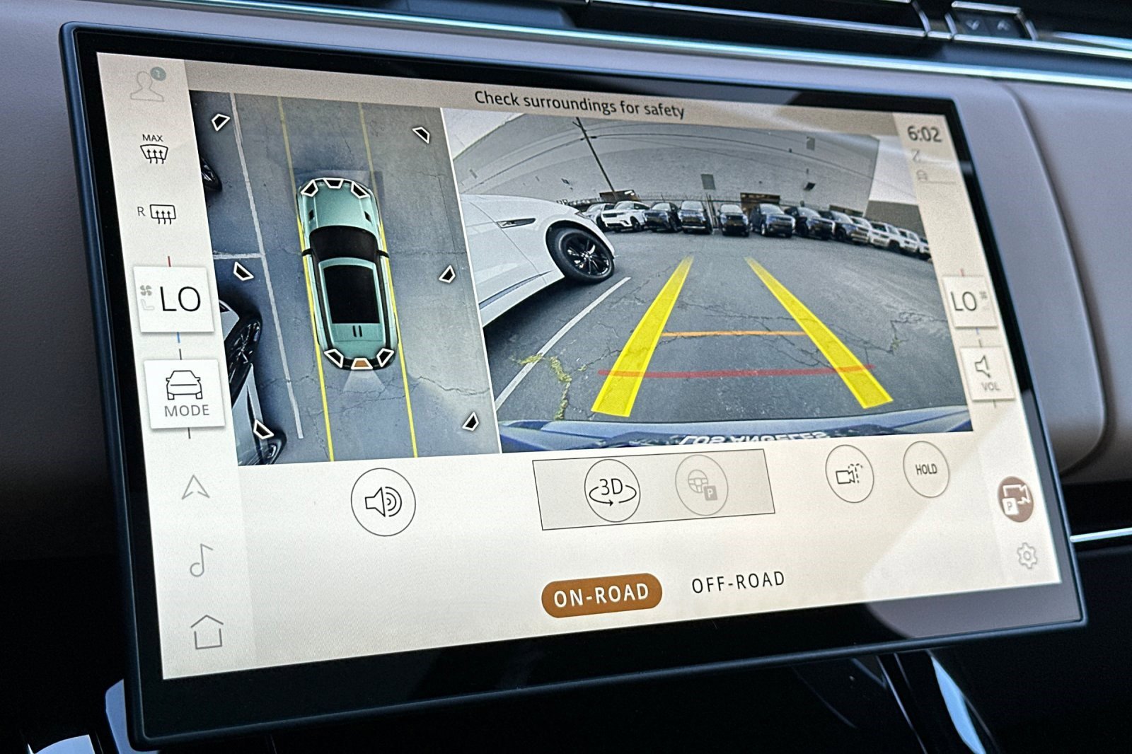 Used 2025 Land Rover Range Rover Sport SE image 22