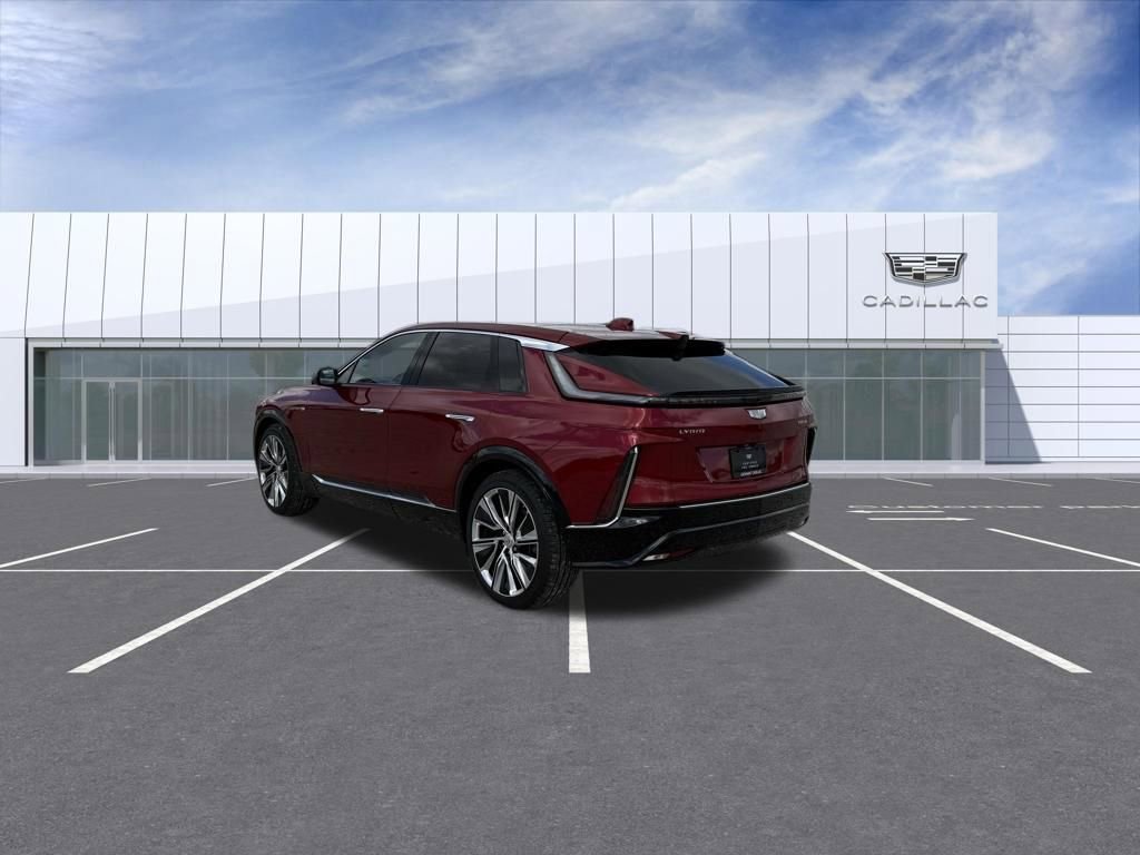 Used 2024 Cadillac Lyriq Luxury w/ LPO, Floor Liner Package AWD/4WD image 4