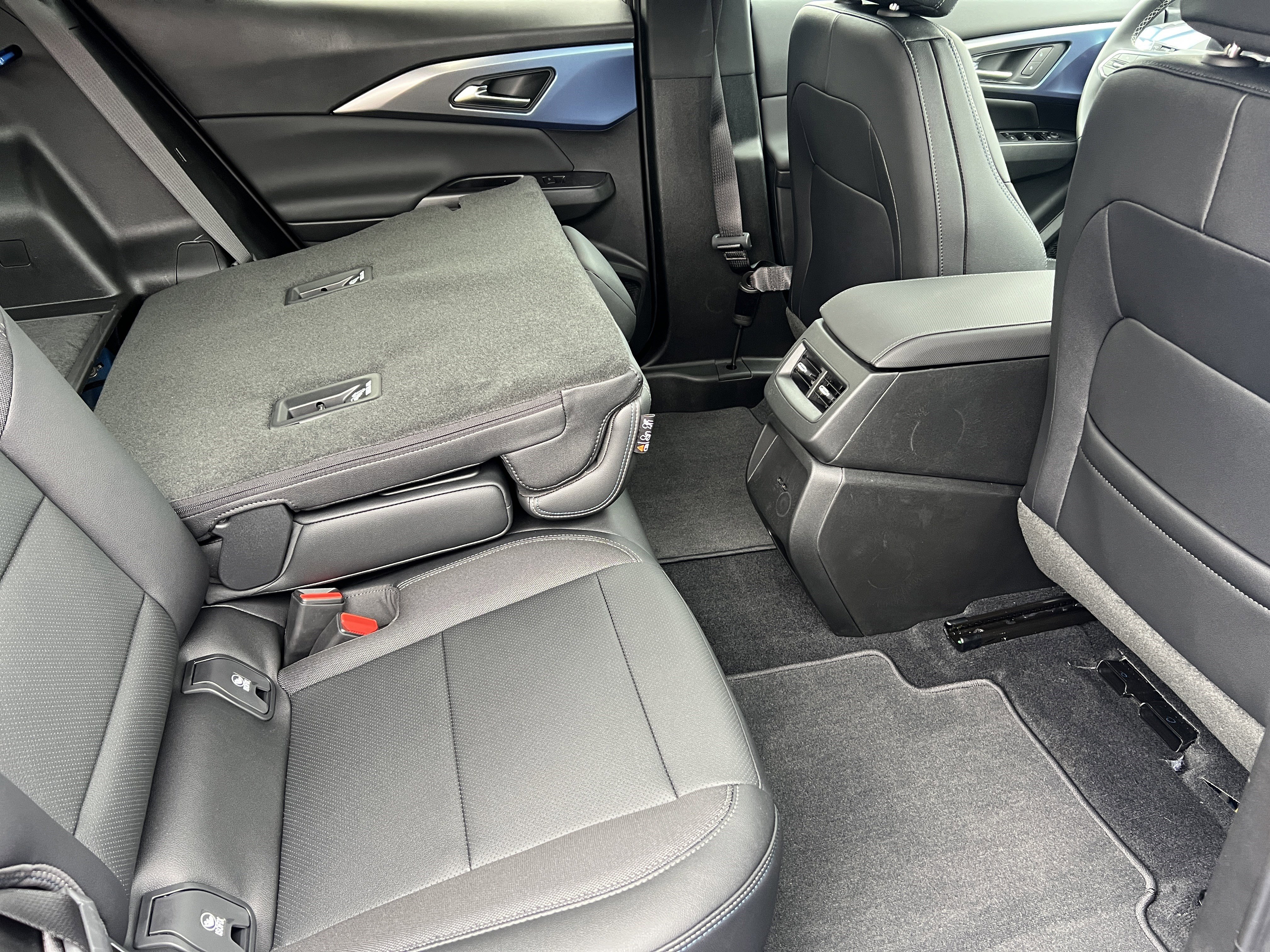 New 2026 Chevrolet Equinox EV LT image 21