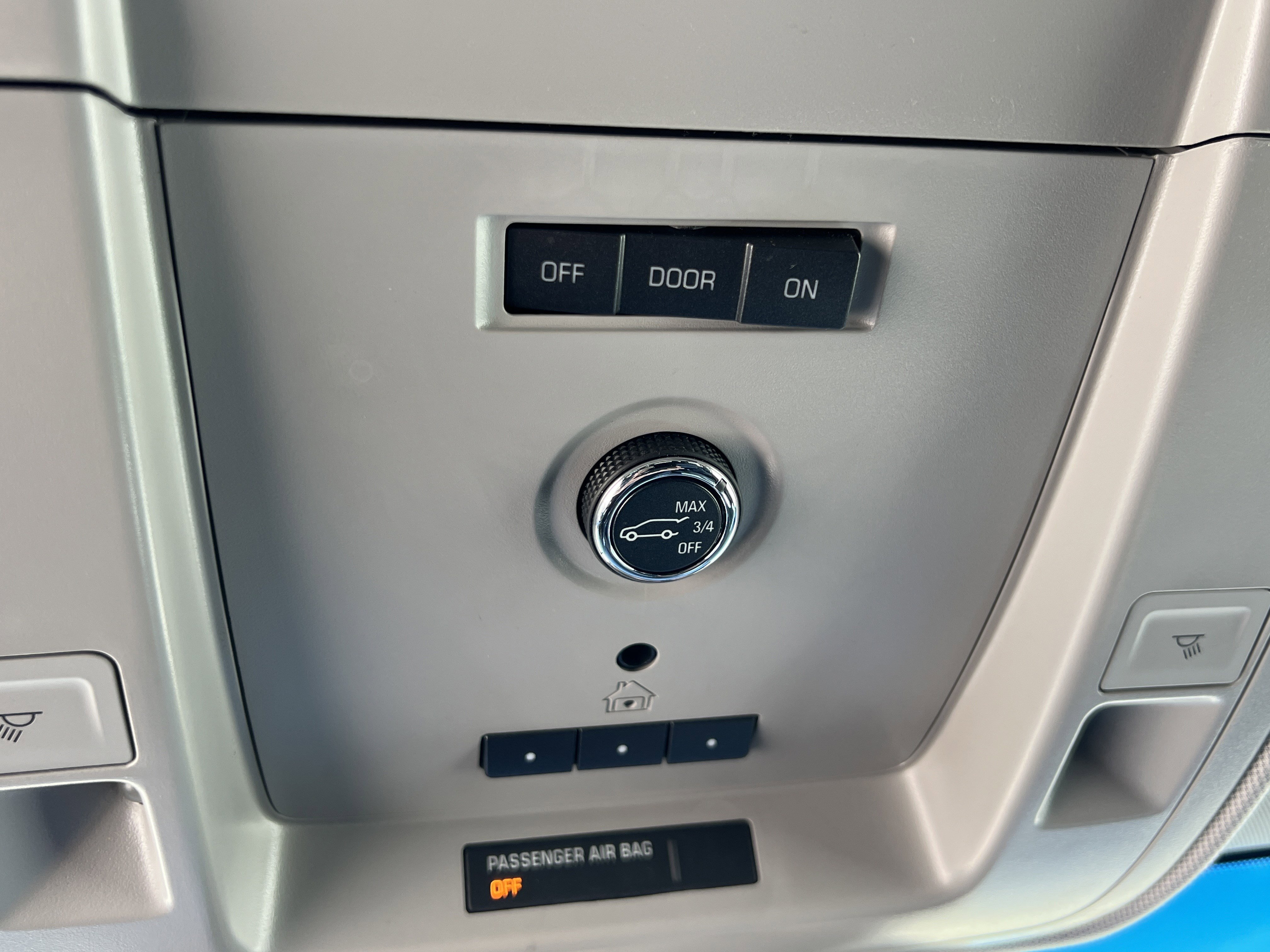 Used 2017 Chevrolet Tahoe LT w/ LT Signature Package image 27