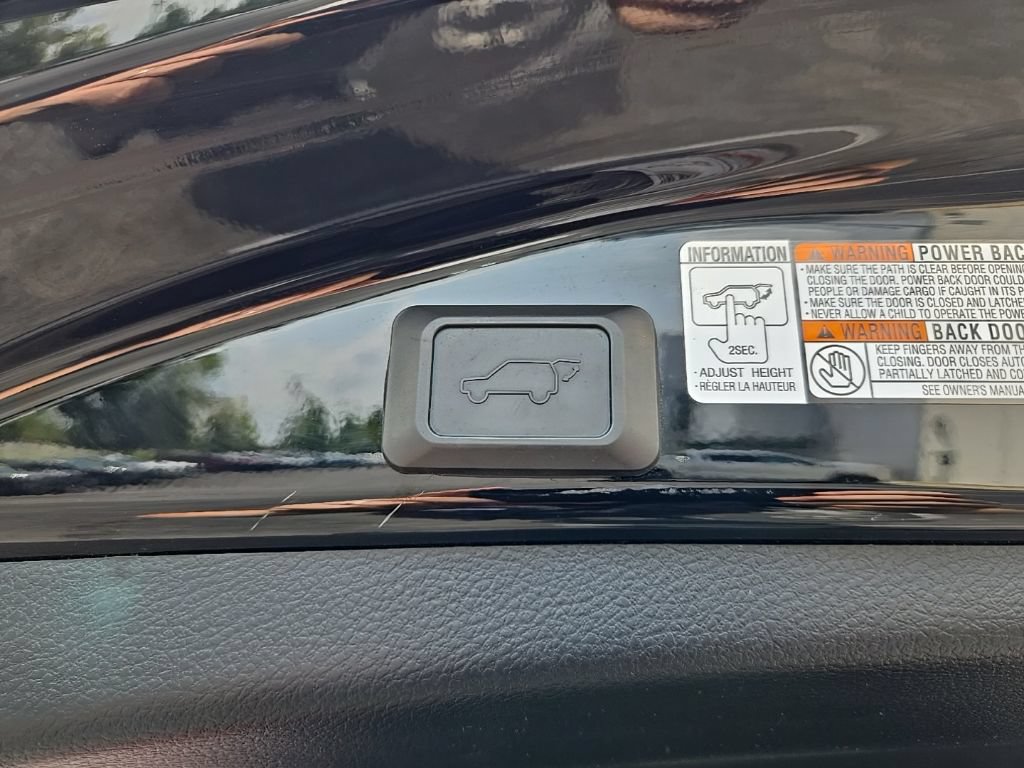 Used 2015 Toyota RAV4 Limited AWD/4WD image 16