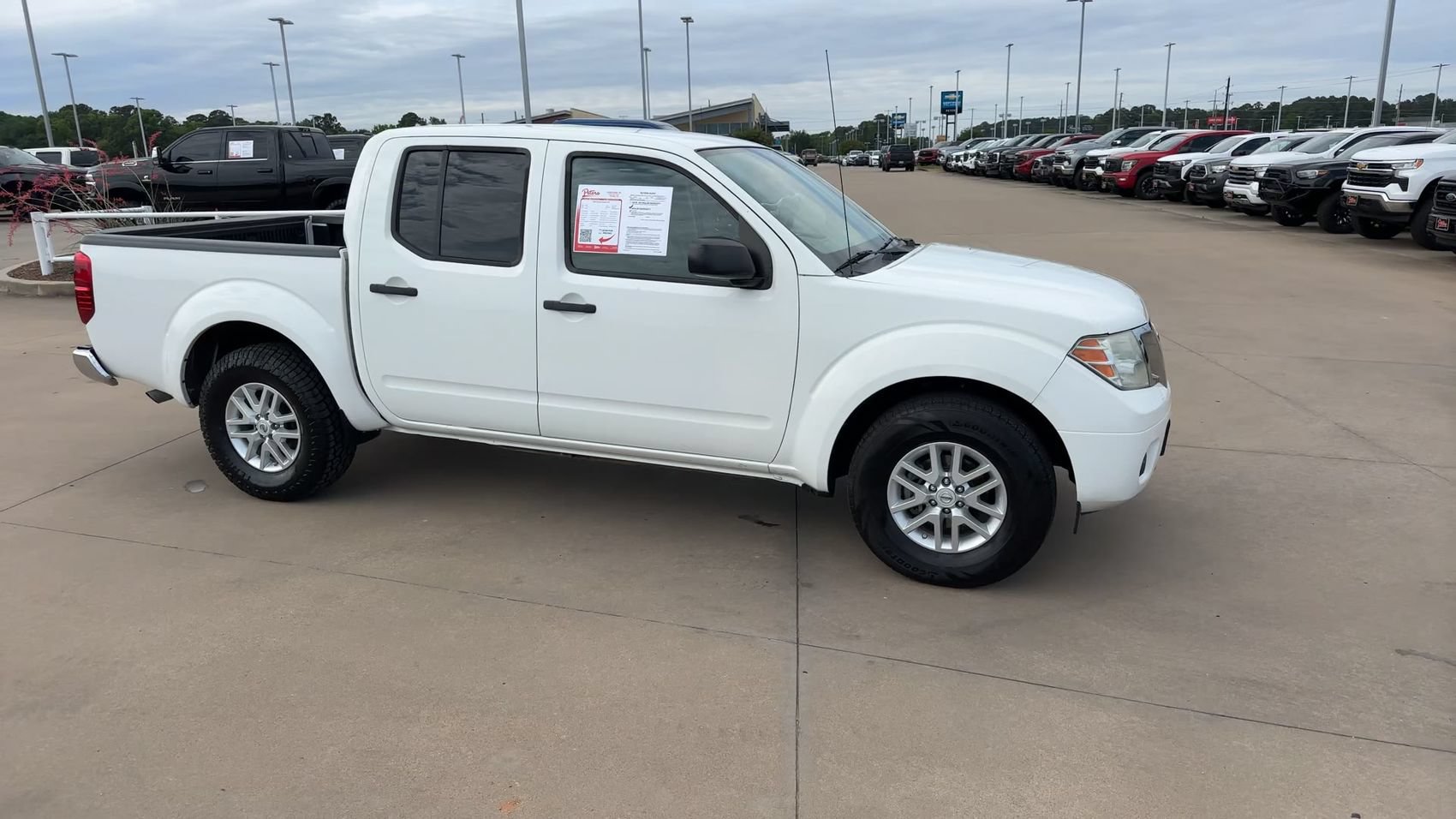 Used 2019 Nissan Frontier SV RWD image 9