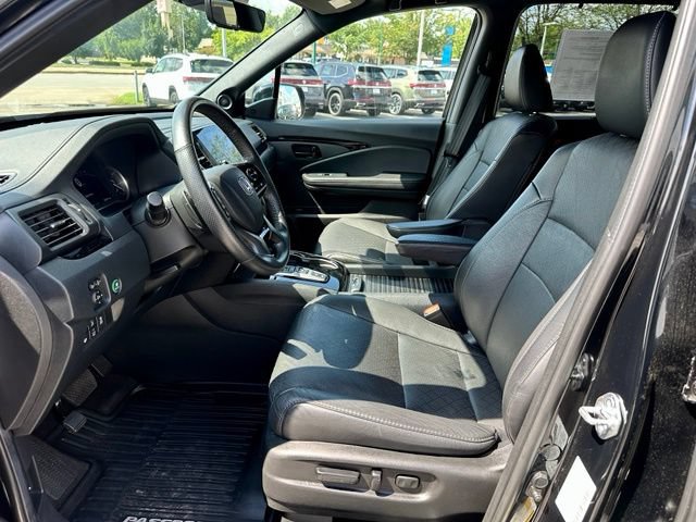 Used 2023 Honda Passport Elite image 12