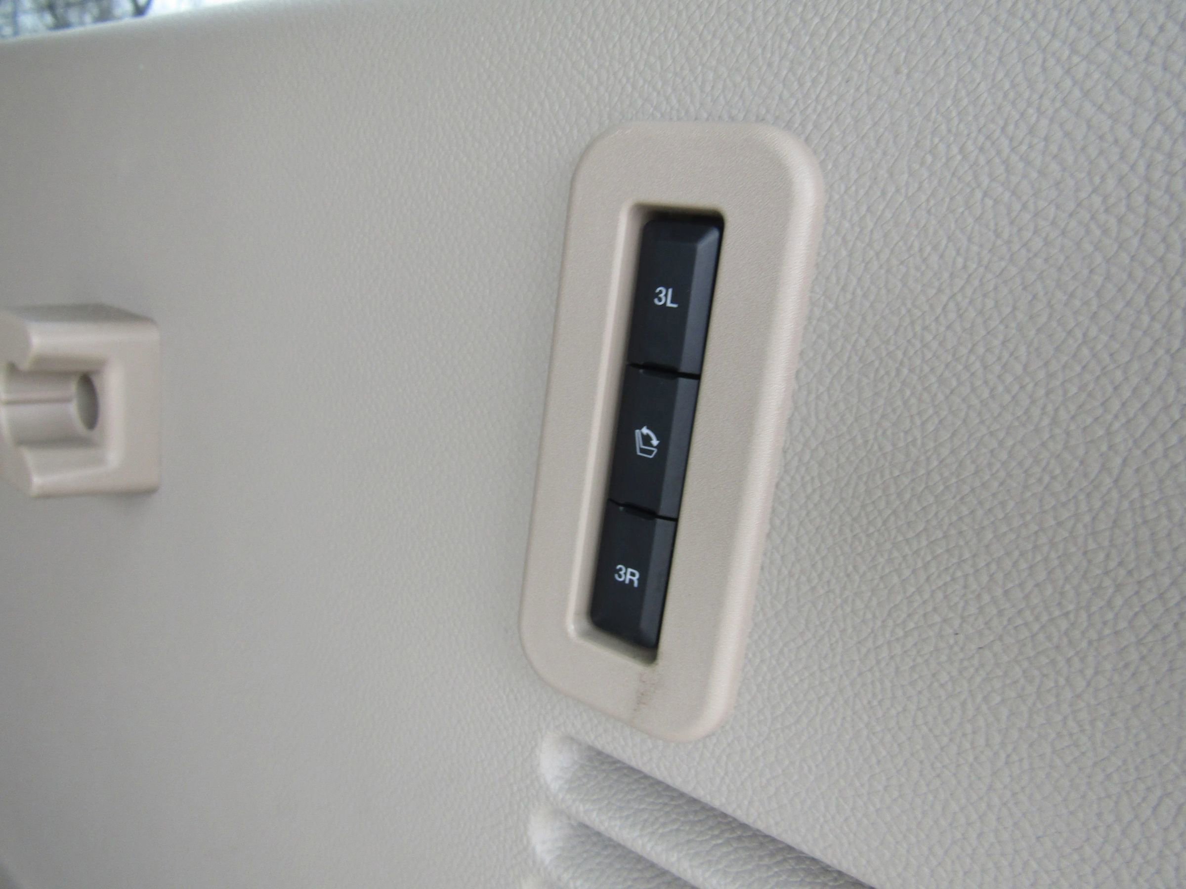 Used 2016 Lincoln Navigator L Select AWD/4WD image 25