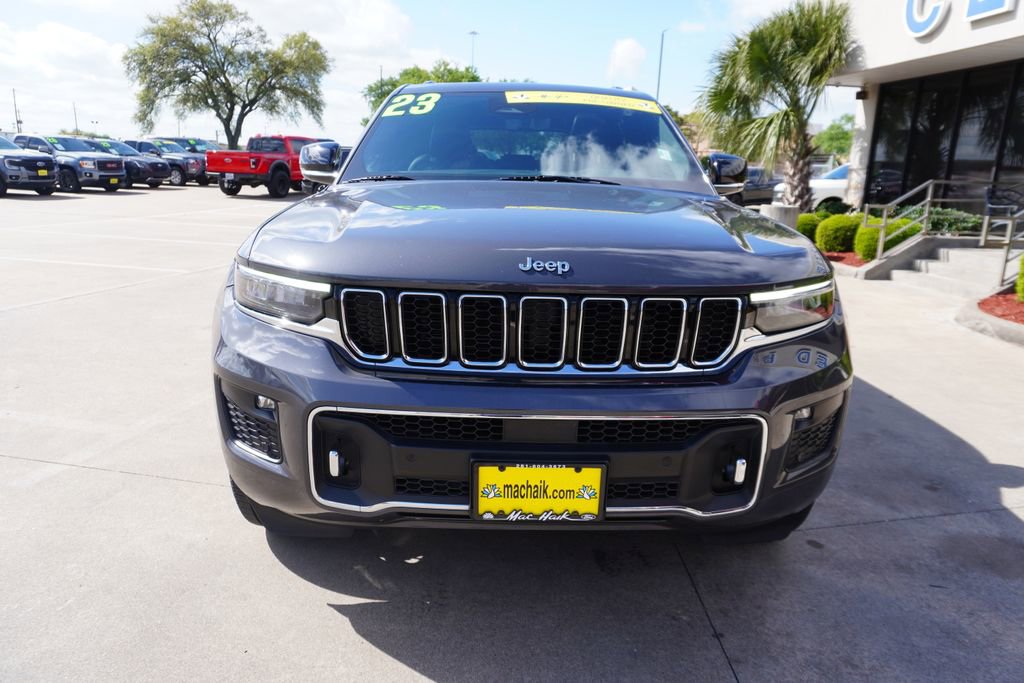 Used 2023 Jeep Grand Cherokee Overland w/ Luxury Tech Group IV AWD/4WD image 2