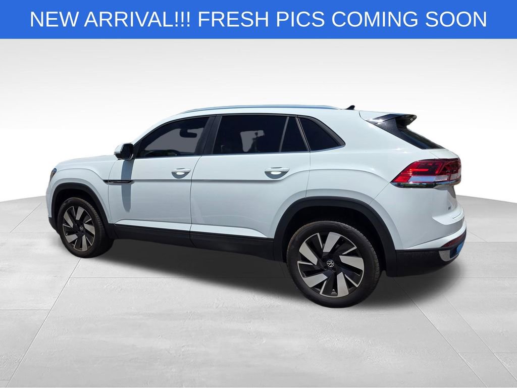 Used 2024 Volkswagen Atlas Cross Sport SE FWD image 4