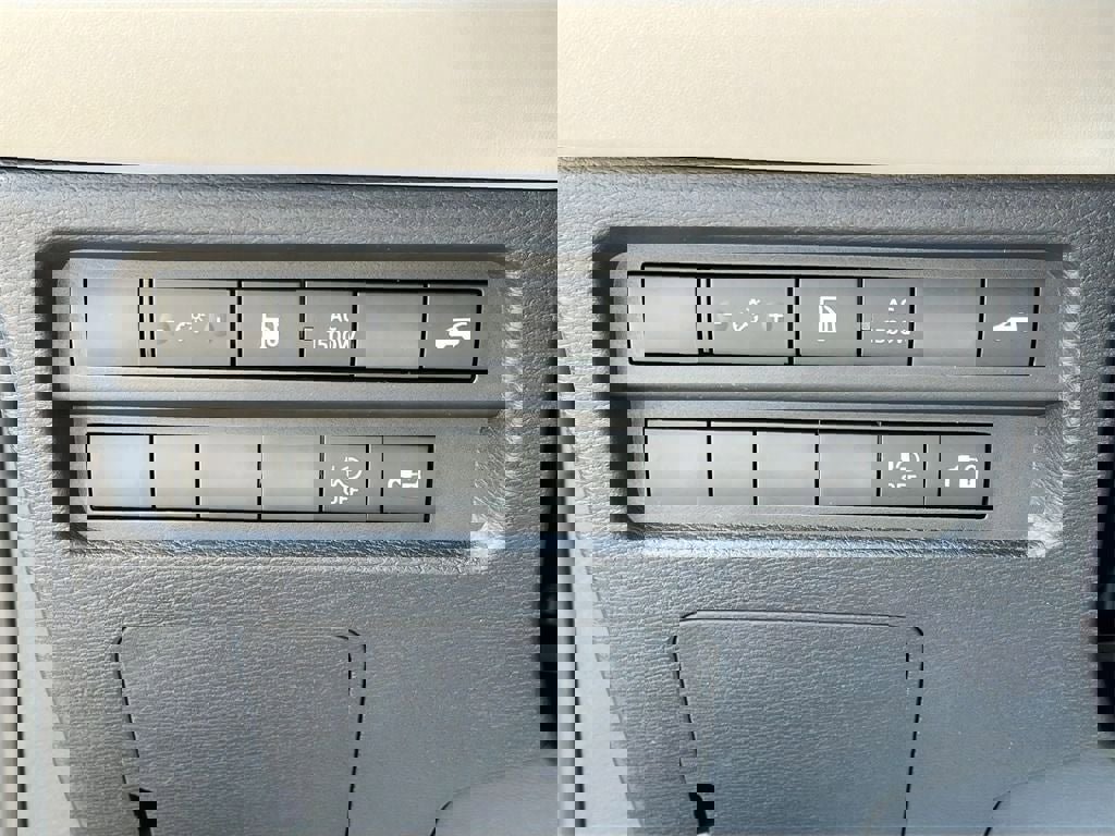 New 2025 Mitsubishi Outlander SEL image 12