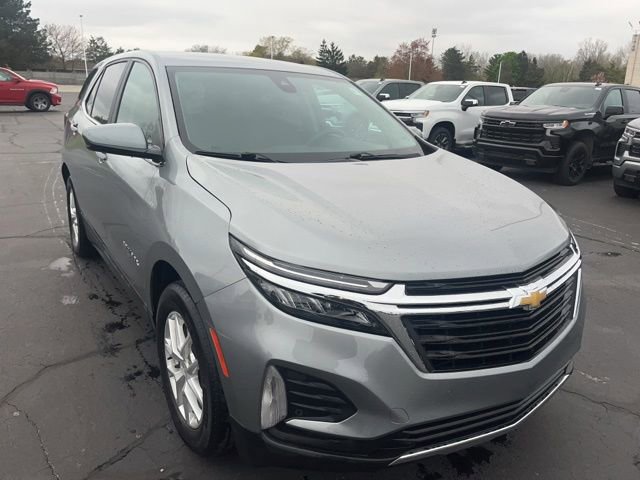 Used 2023 Chevrolet Equinox LT FWD image 2