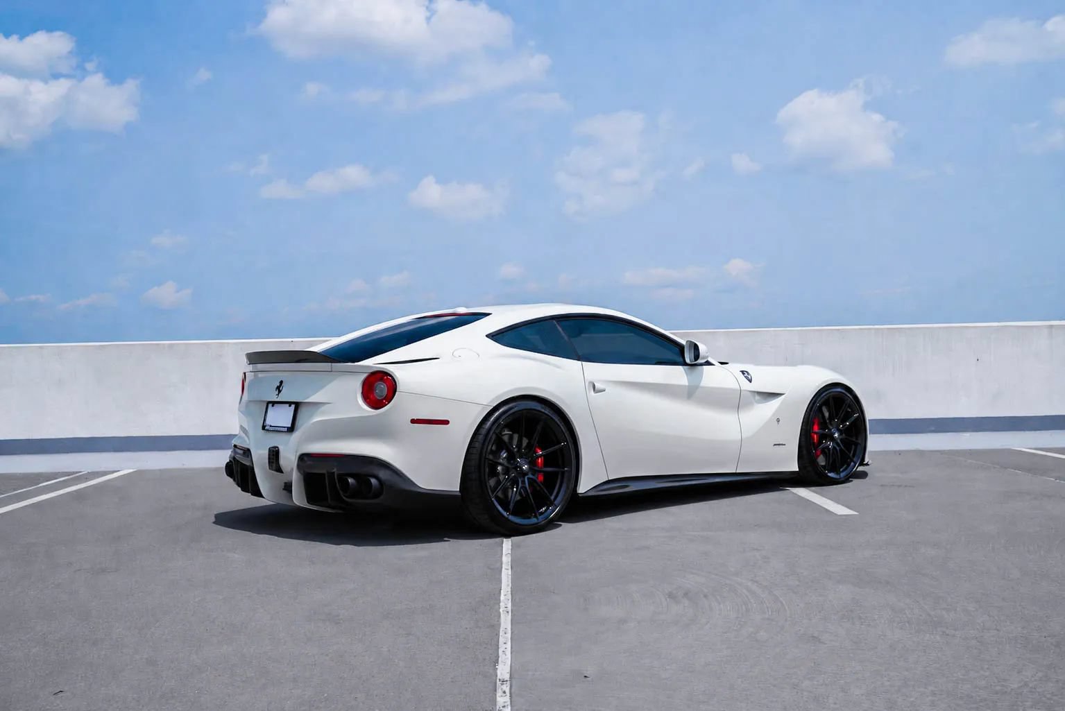 Used 2015 Ferrari F12 Berlinetta RWD image 9