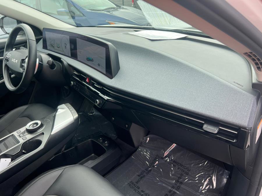 Used 2024 Kia EV6 Light image 32