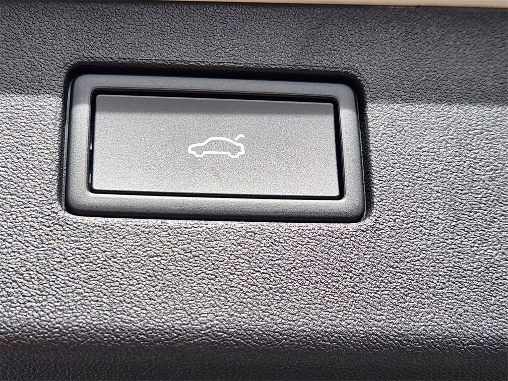 New 2026 Volkswagen Tiguan SE image 23