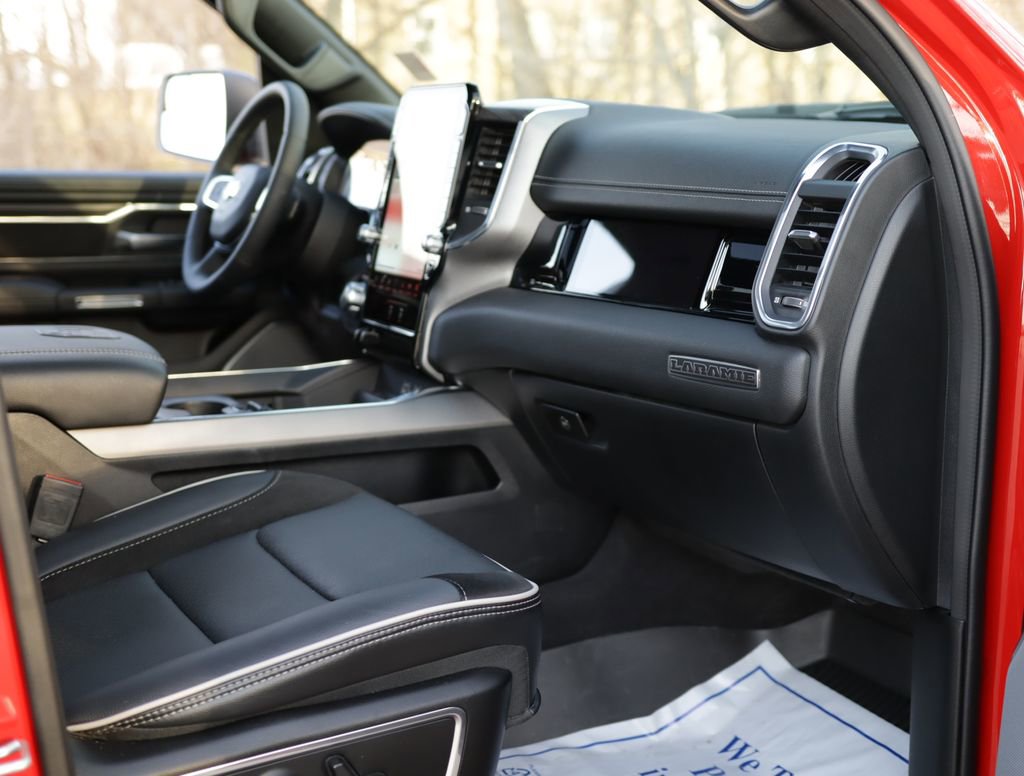 Used 2025 RAM 1500 Laramie w/ Night Edition image 36