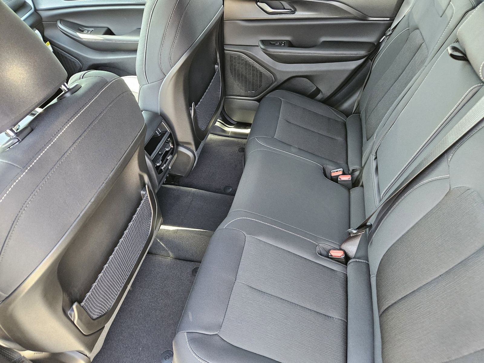 New 2026 Jeep Grand Cherokee Laredo RWD image 25