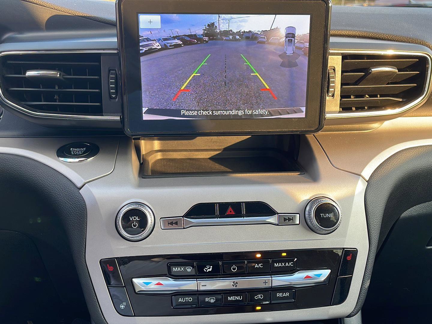 Used 2024 Ford Explorer XLT w/ Equipment Group 202A image 20