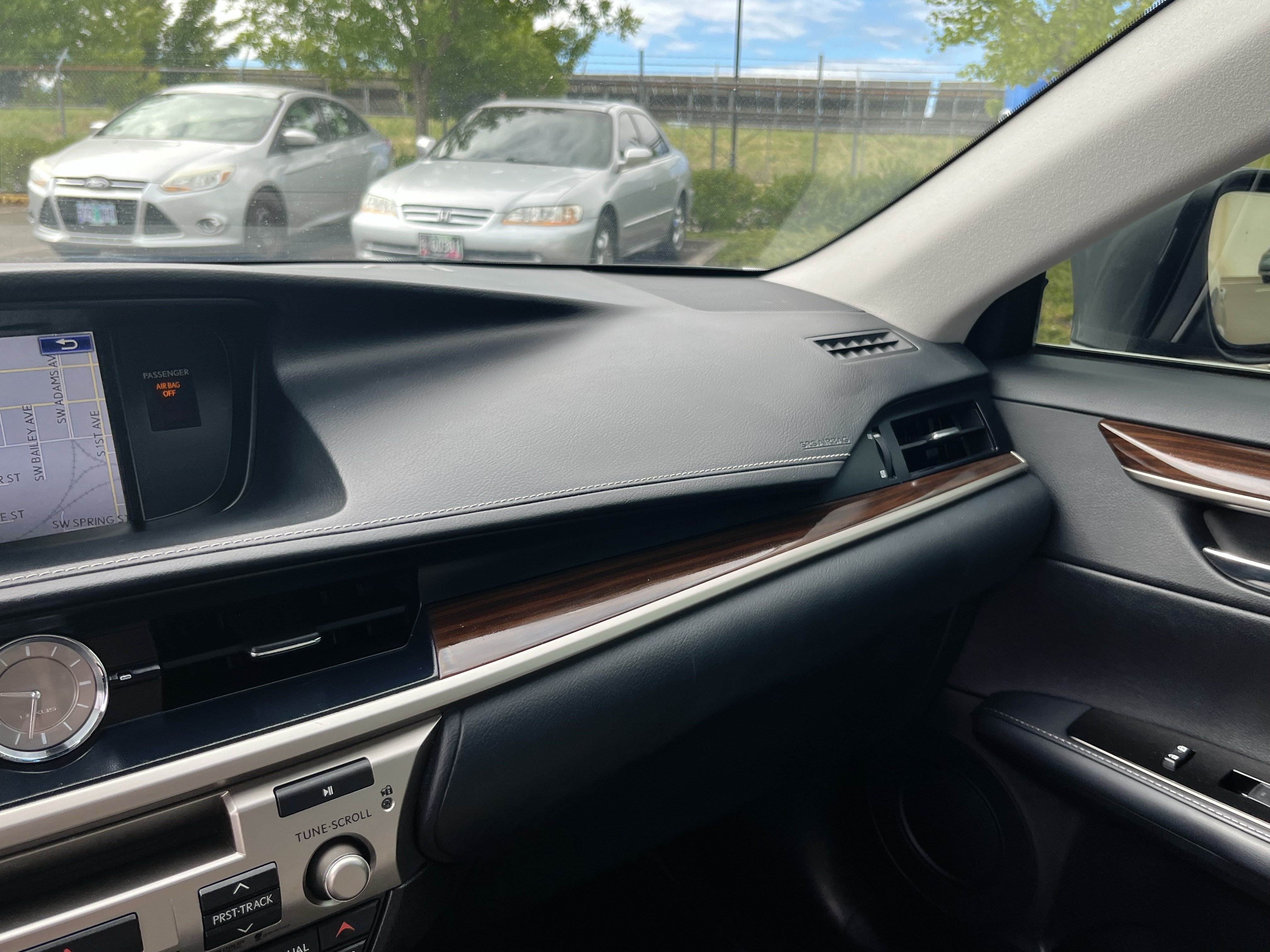 Used 2016 Lexus ES 350 w/ Luxury Package w/Wood Trim FWD image 25
