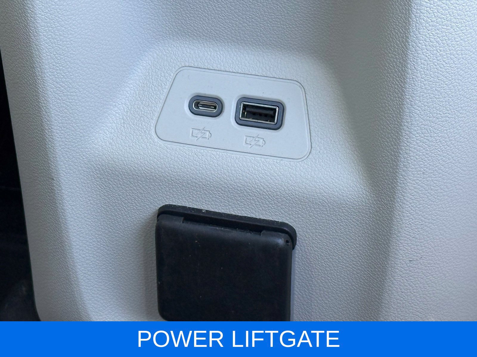 Used 2023 Buick Envision Avenir AWD/4WD image 22