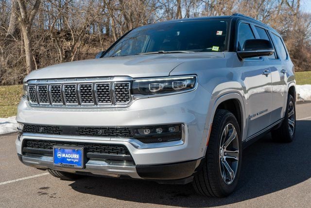 Used 2023 Jeep Grand Wagoneer 4WD w/ Flexible Seating Group image 2