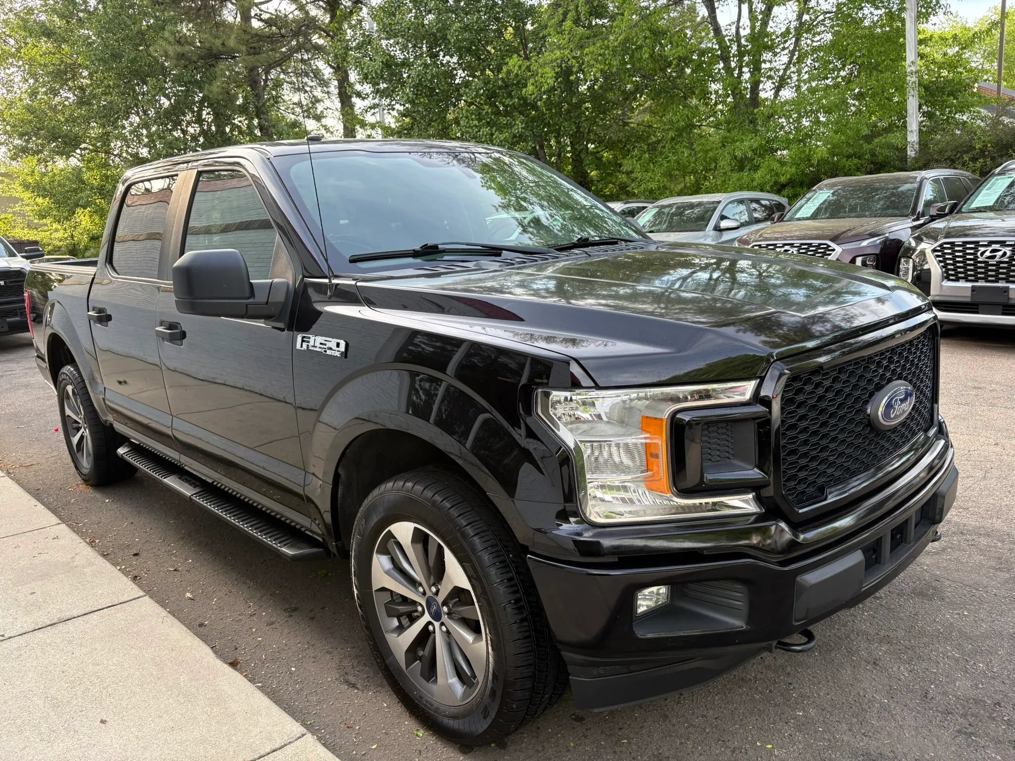 Used 2019 Ford F150 XL w/ Equipment Group 101A Mid AWD/4WD image 4