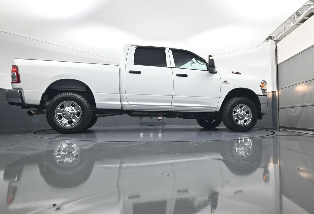 Used 2024 RAM 3500 Tradesman w/ Chrome Appearance Group image 24
