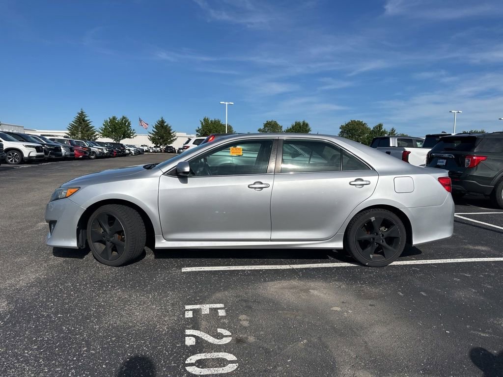 Used 2012 Toyota Camry SE FWD image 6