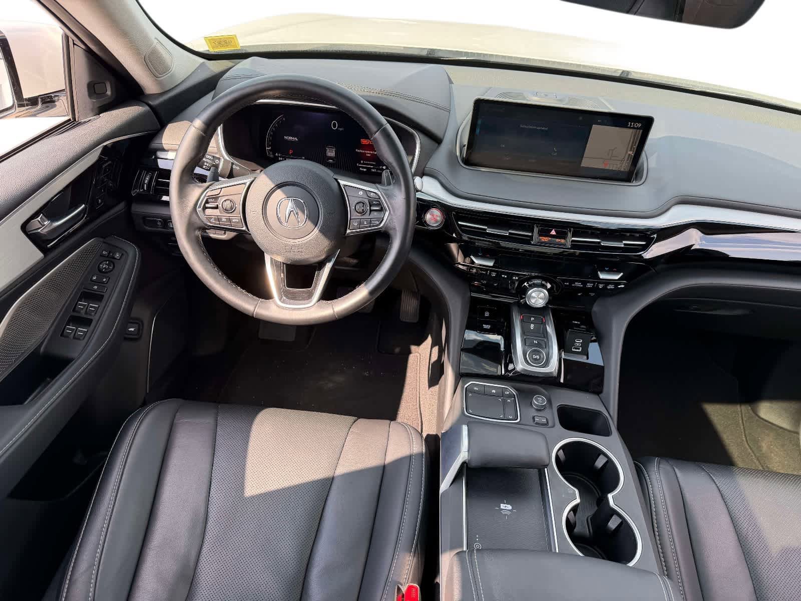 Used 2023 Acura MDX SH-AWD w/ Technology Package image 16