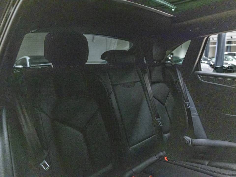 Certified 2026 Porsche Macan AWD/4WD image 27