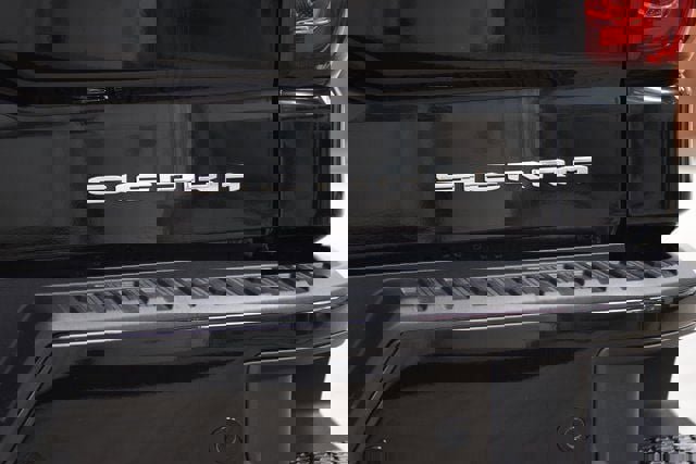 Used 2025 GMC Sierra 1500 Denali w/ Denali Reserve Package image 19